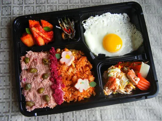 Món ăn trưa của dân văn phòng Hàn Quốc