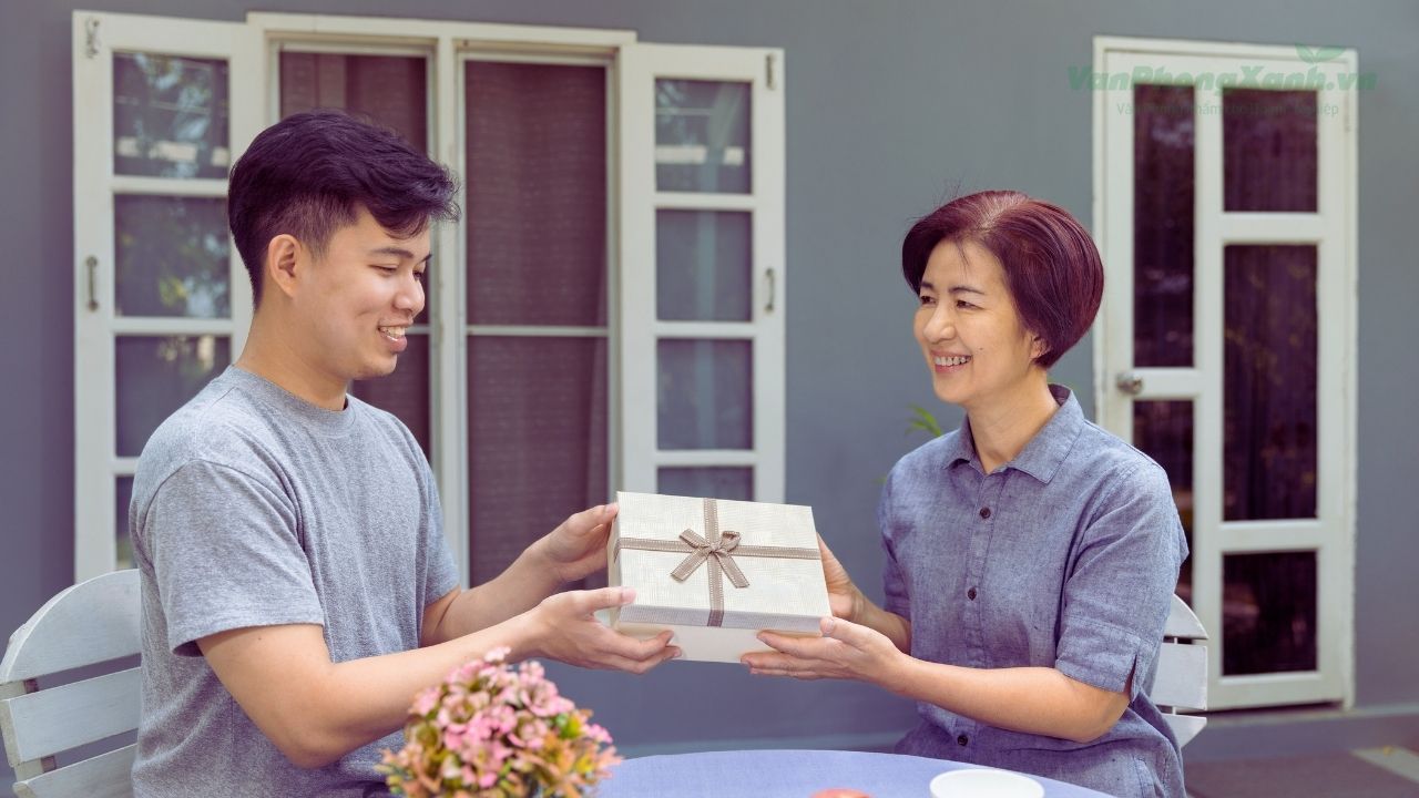 Danh sách 10 món quà ý nghĩa tặng người thân ngày 20/10