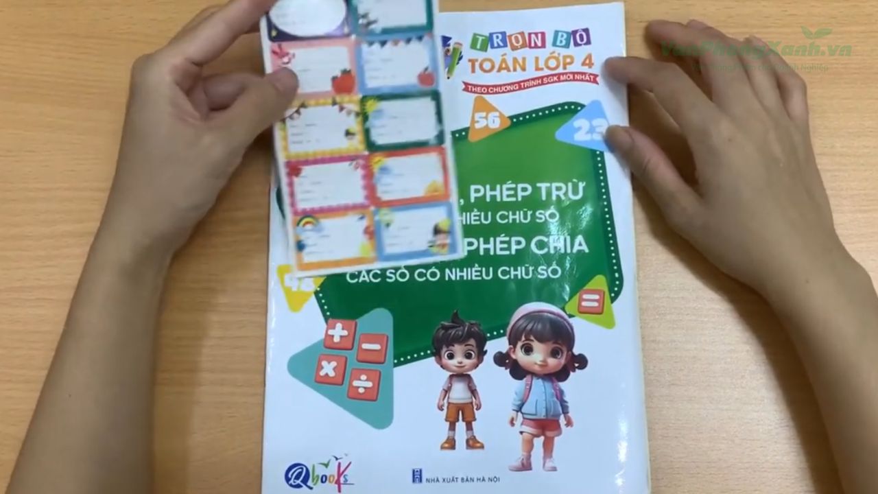 Chuẩn bị trước khi dán nhãn vở Chuẩn bị trước khi dán nhãn vở