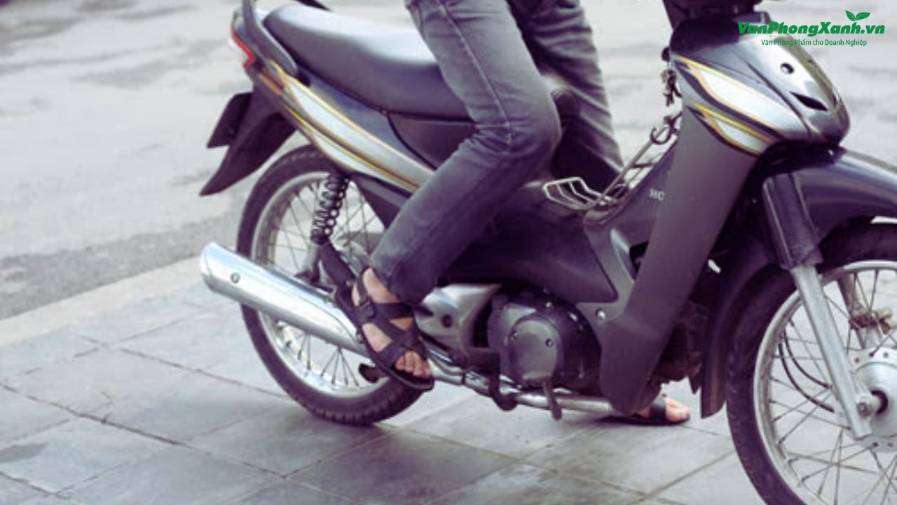 Mẹo và quy trình khởi động xe máy khi lâu ngày không dùng