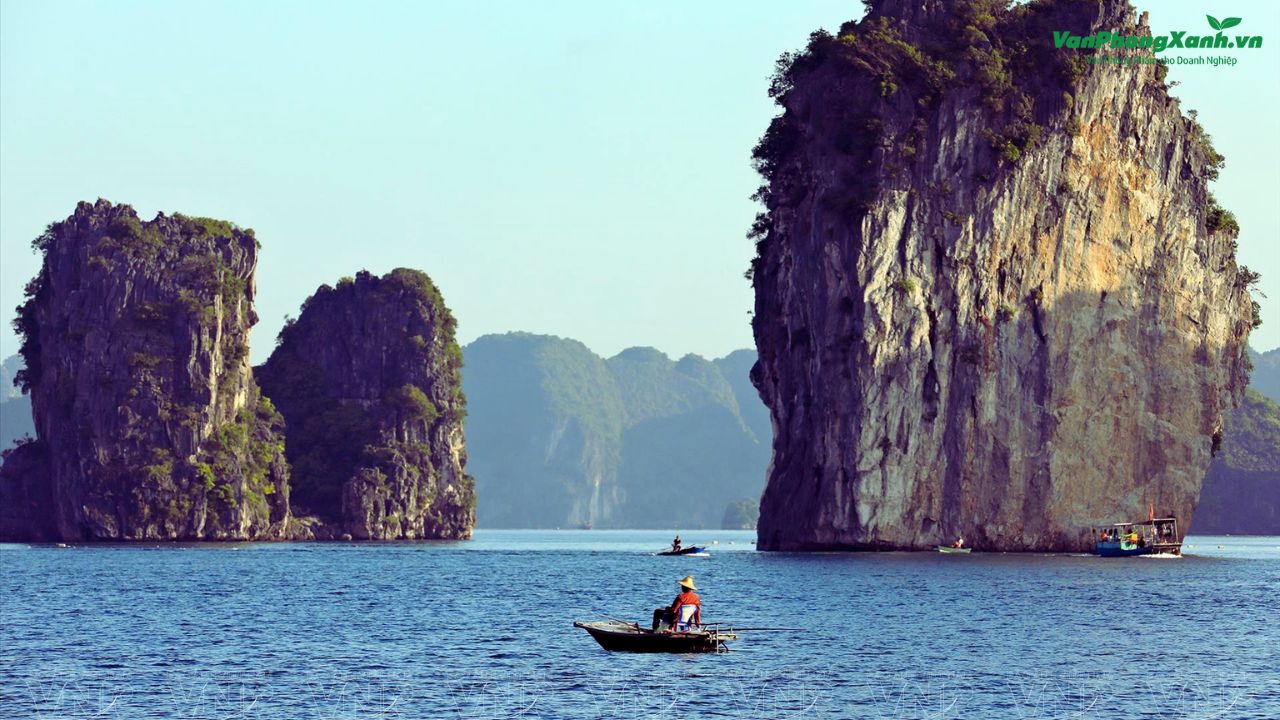 Vịnh Lan Hạ – Địa danh nổi tiếng mang vẻ đẹp hoang sơ
